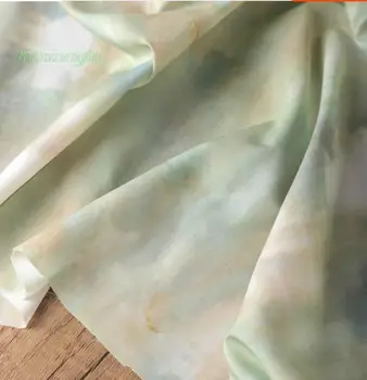 Художественная ткань с галстуком в виде облаков зеленого плиточного цвета, хлопчатобумажное платье-рубашка с принтом, кардиган из дизайнерской ткани.